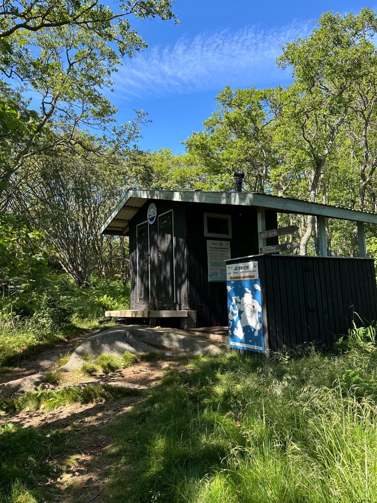 Björkö käymälä