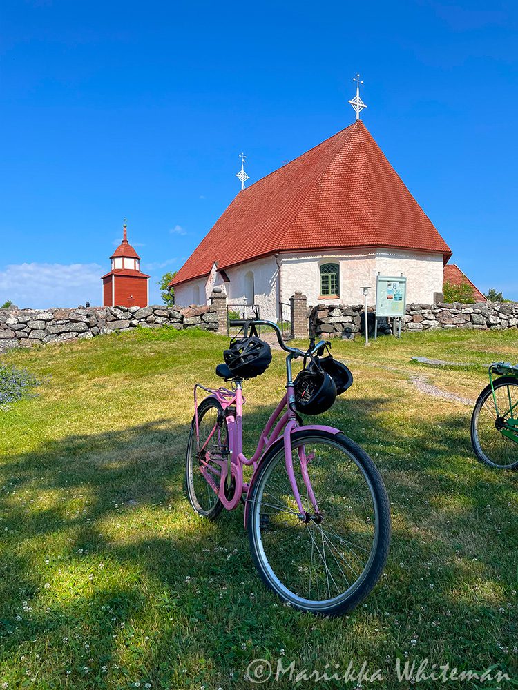 Pyöräile kirkolle